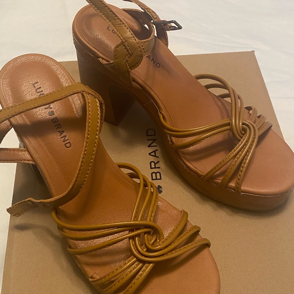 Women's Tan Heeled Sandals